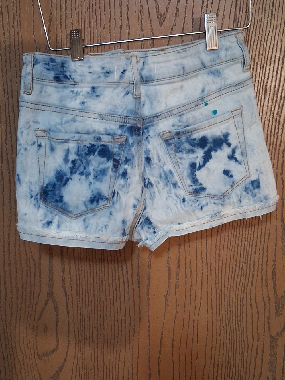 Bullhead Blue Tie-Dye Denim Shorts 3 260947 2 Small Paint  drops Back Pocket Are